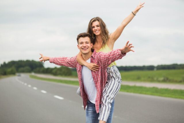 https://test1.netweb.io.vn/wp-content/uploads/2025/12/young-man-taking-his-girlfriend-piggyback-ride-countryside-road-1-640x427.jpg